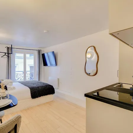 Comfortable In A Lively Area Appartamento Parigi
