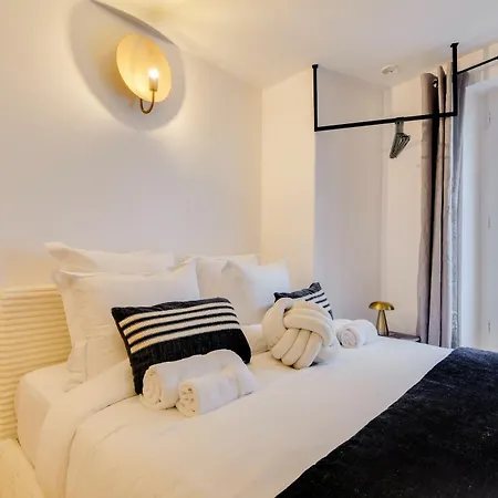 Comfortable In A Lively Area Parigi